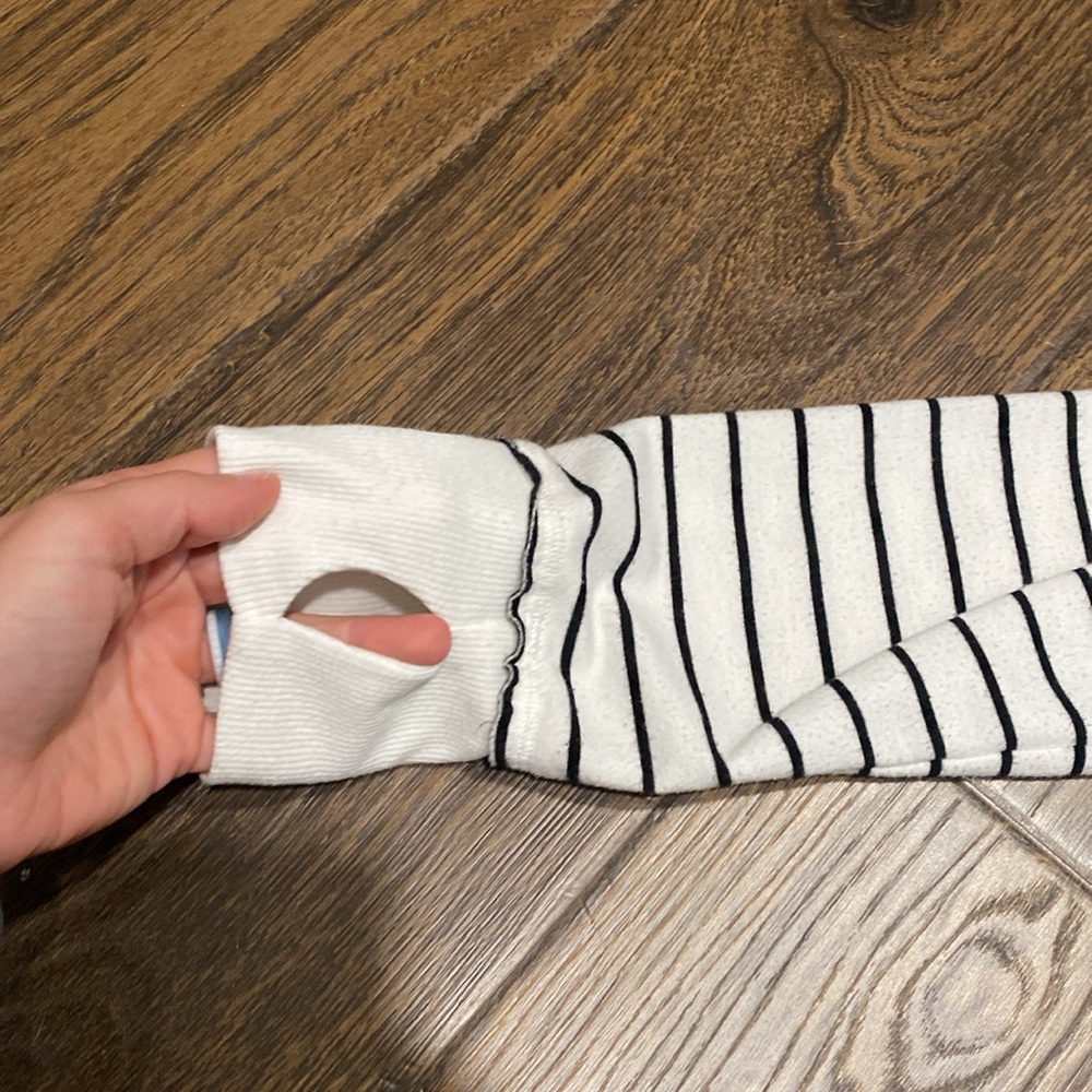 Camo/stripes pull over - Picture 2 of 7